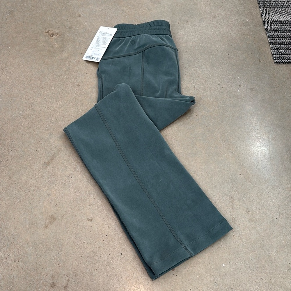 Lululemon Softstream HR pant in a soft green color never worn with tags